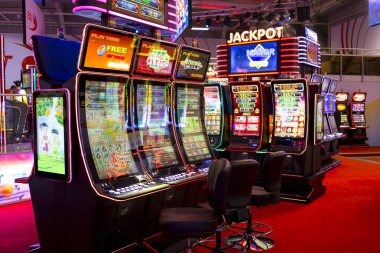 talas 789 platform showing live dealer tables and sportsbook interface